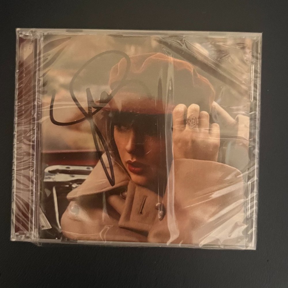Signed Taylor Swift Red CD